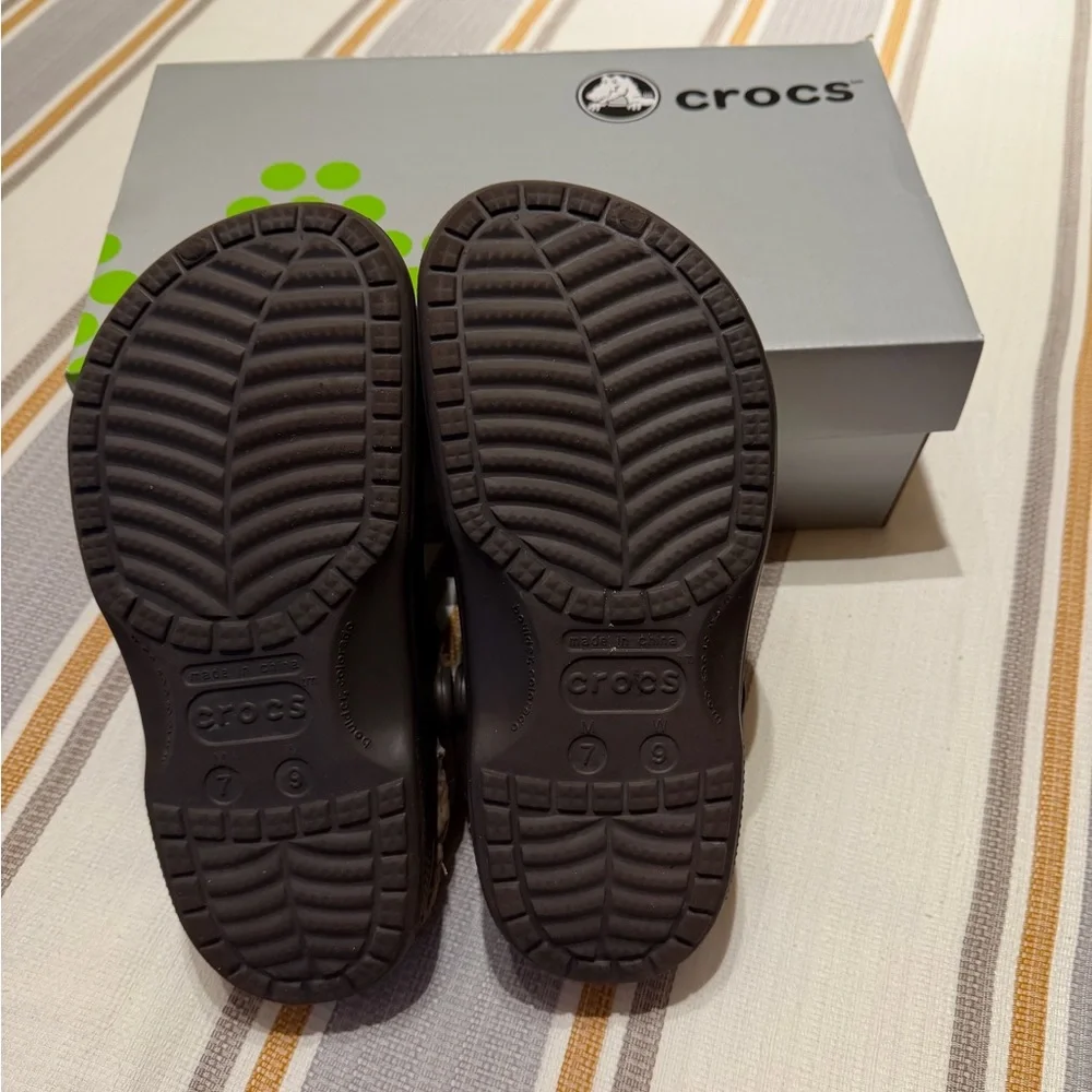 CROCS Dark Brown Lined - Picture 3 of 6